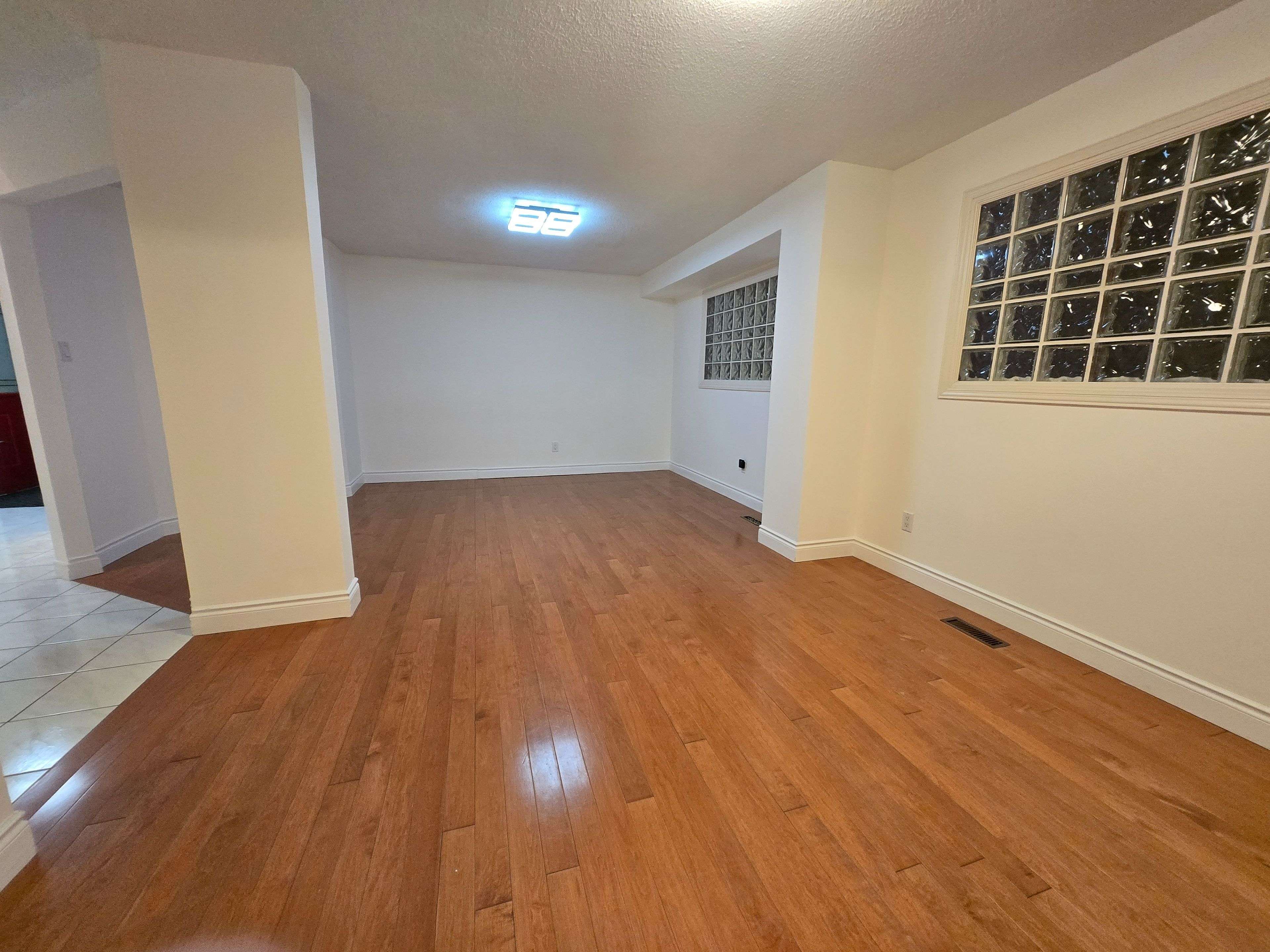 Vaughan, ON L4J 4T5,83 Roxborough LN