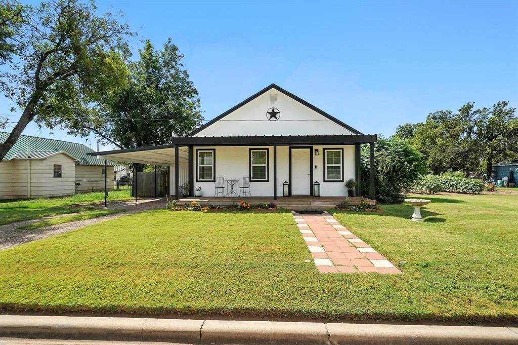 Munday, TX 76371,420 W D Street