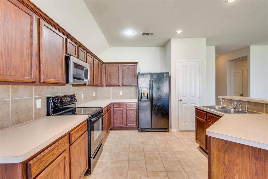 Little Elm, TX 75068,1608 Castle Creek Drive