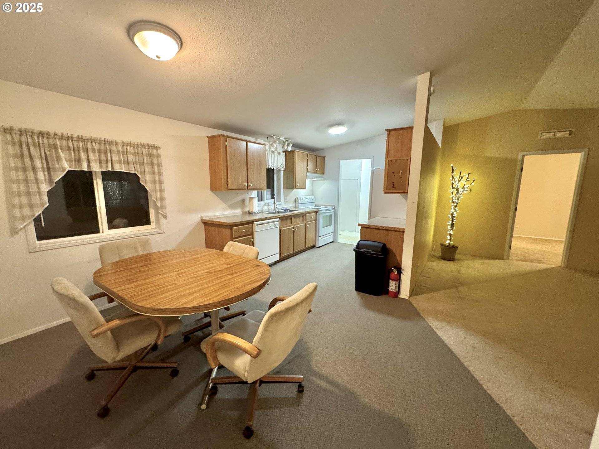 Lakeside, OR 97449,185 N 3rd ST