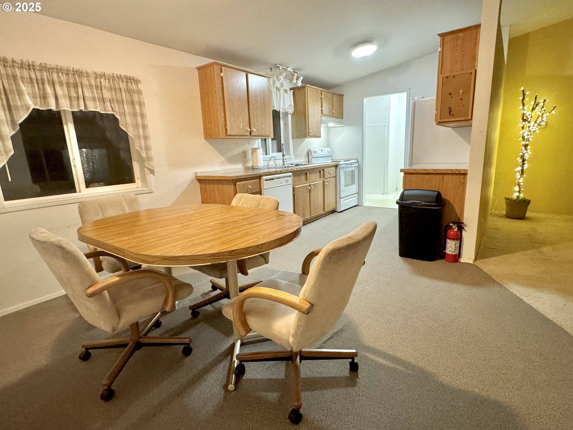 Lakeside, OR 97449,185 N 3rd ST