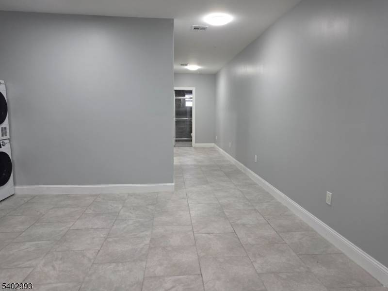 Newark City, NJ 07104,324 Broadway #A