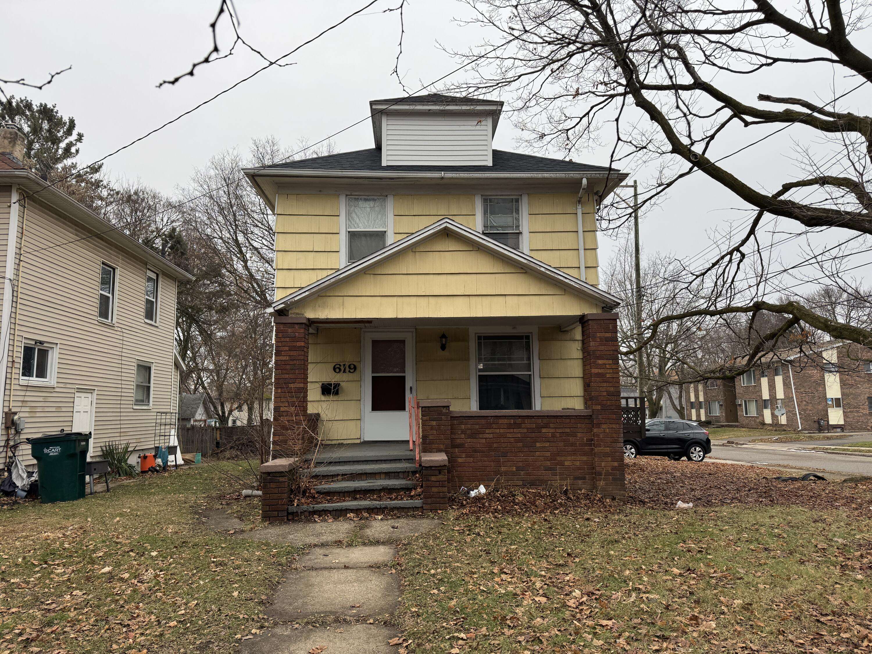 Lansing, MI 48910,619 E Mount Hope AVE