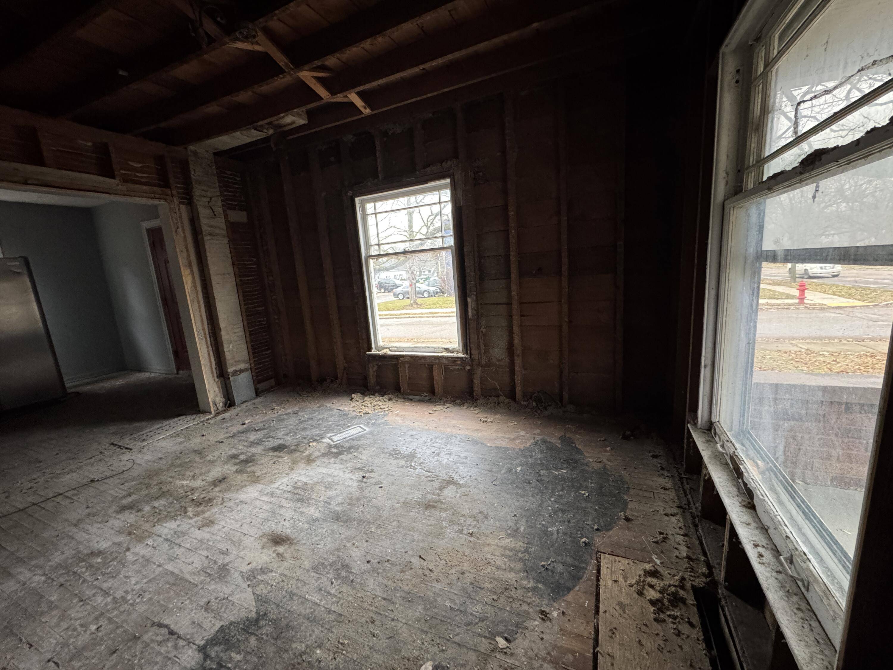 Lansing, MI 48910,619 E Mount Hope AVE