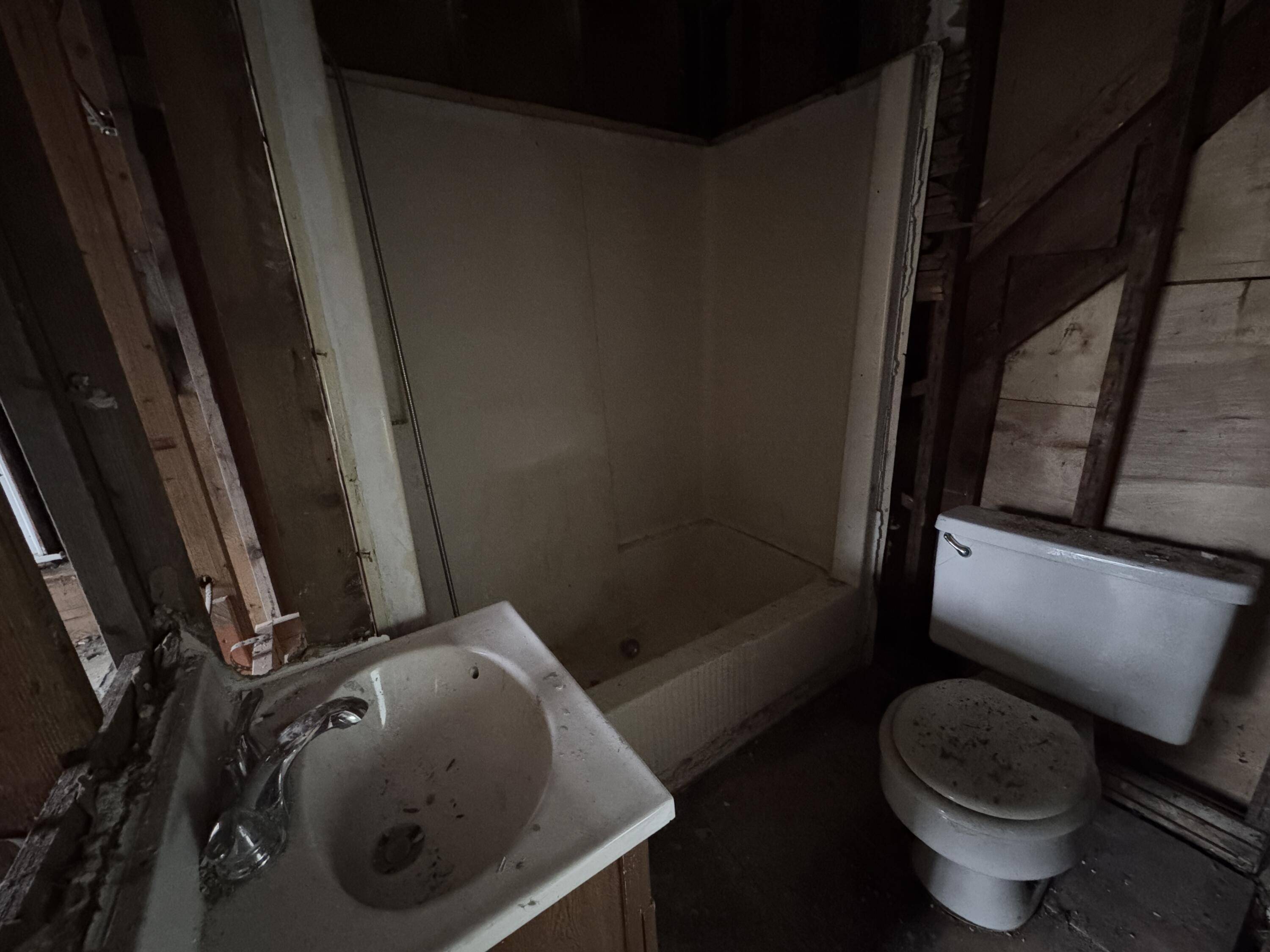 Lansing, MI 48910,619 E Mount Hope AVE