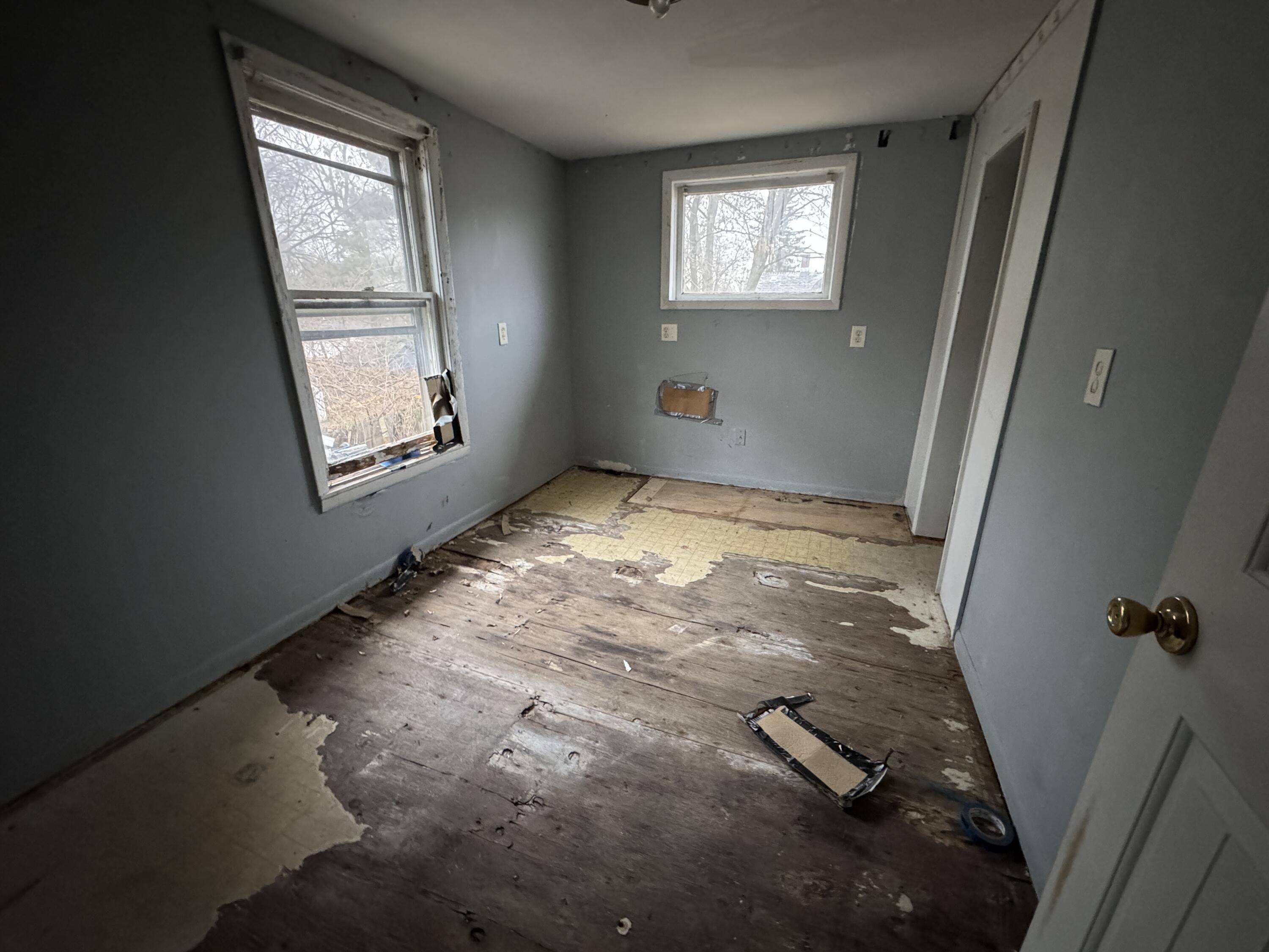 Lansing, MI 48910,619 E Mount Hope AVE