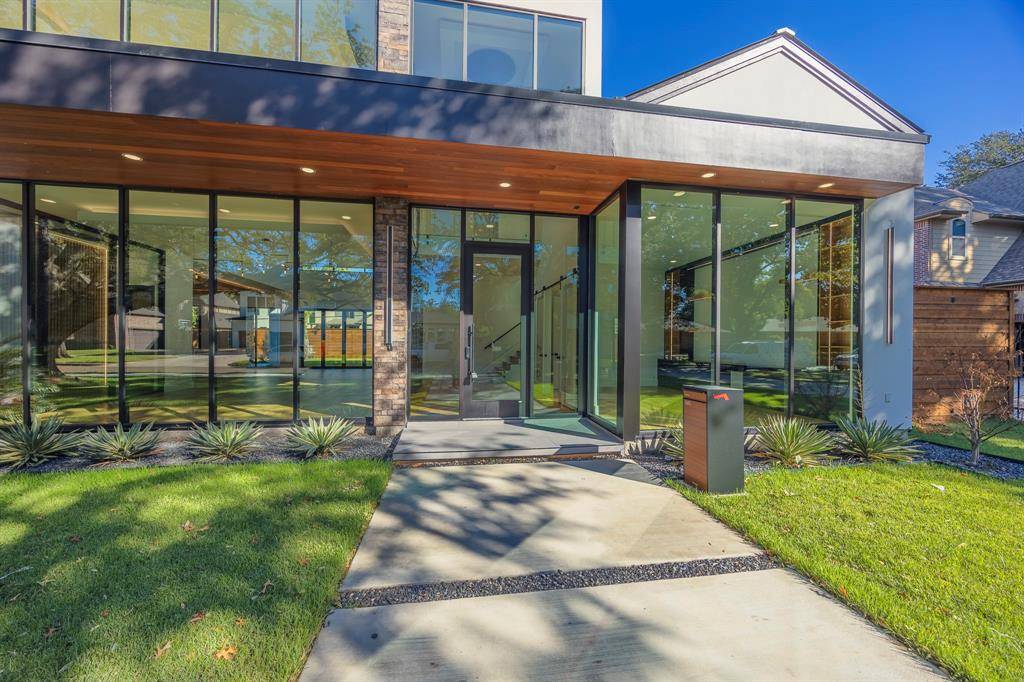 Dallas, TX 75230,5723 Meletio Lane