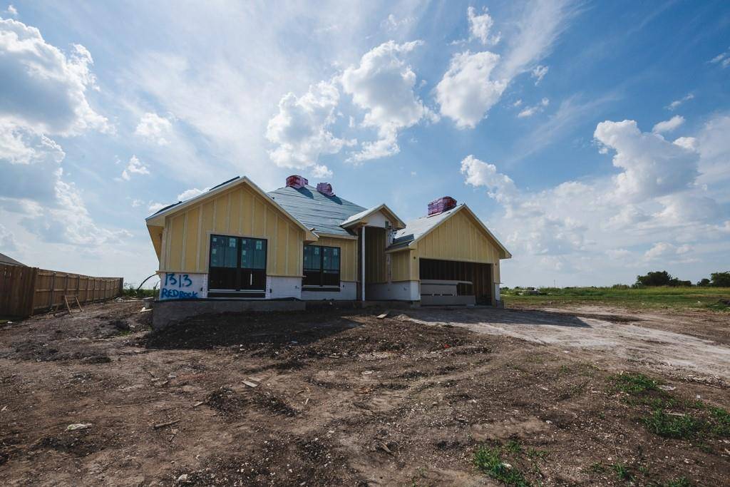 Hewitt, TX 76643,1313 Red Rock Road