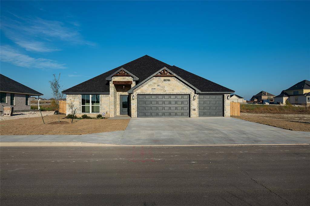 Hewitt, TX 76643,1404 Red Rock Road