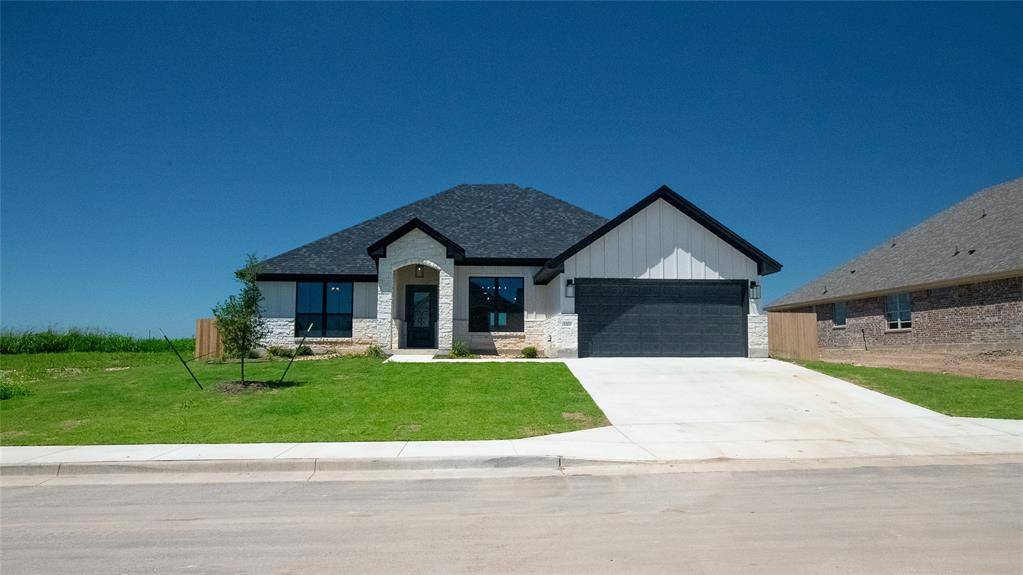 Hewitt, TX 76643,1321 Red Rock Road