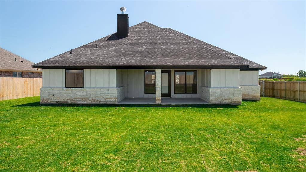 Hewitt, TX 76643,1321 Red Rock Road