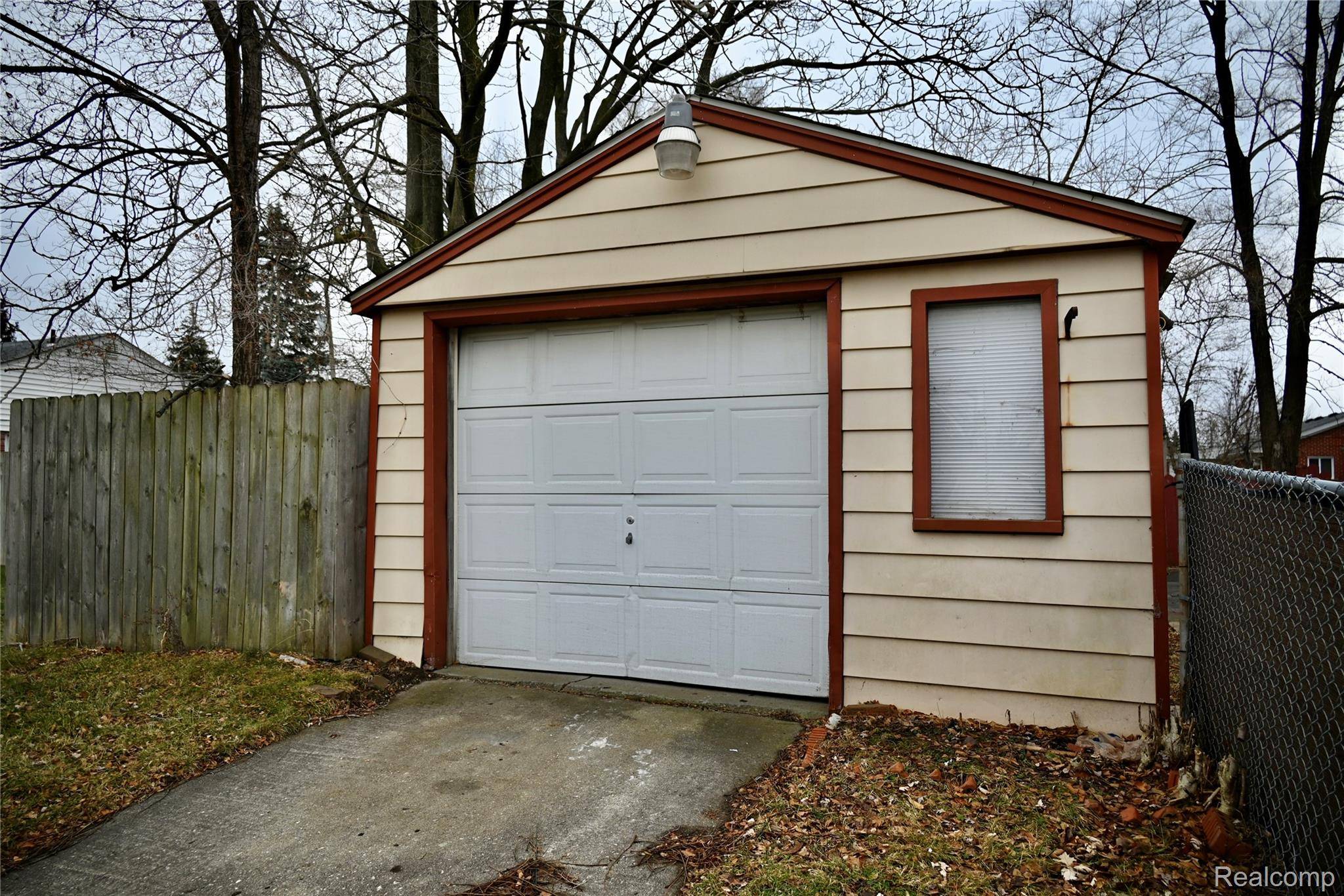 Southgate, MI 48195,14613 Trenton RD