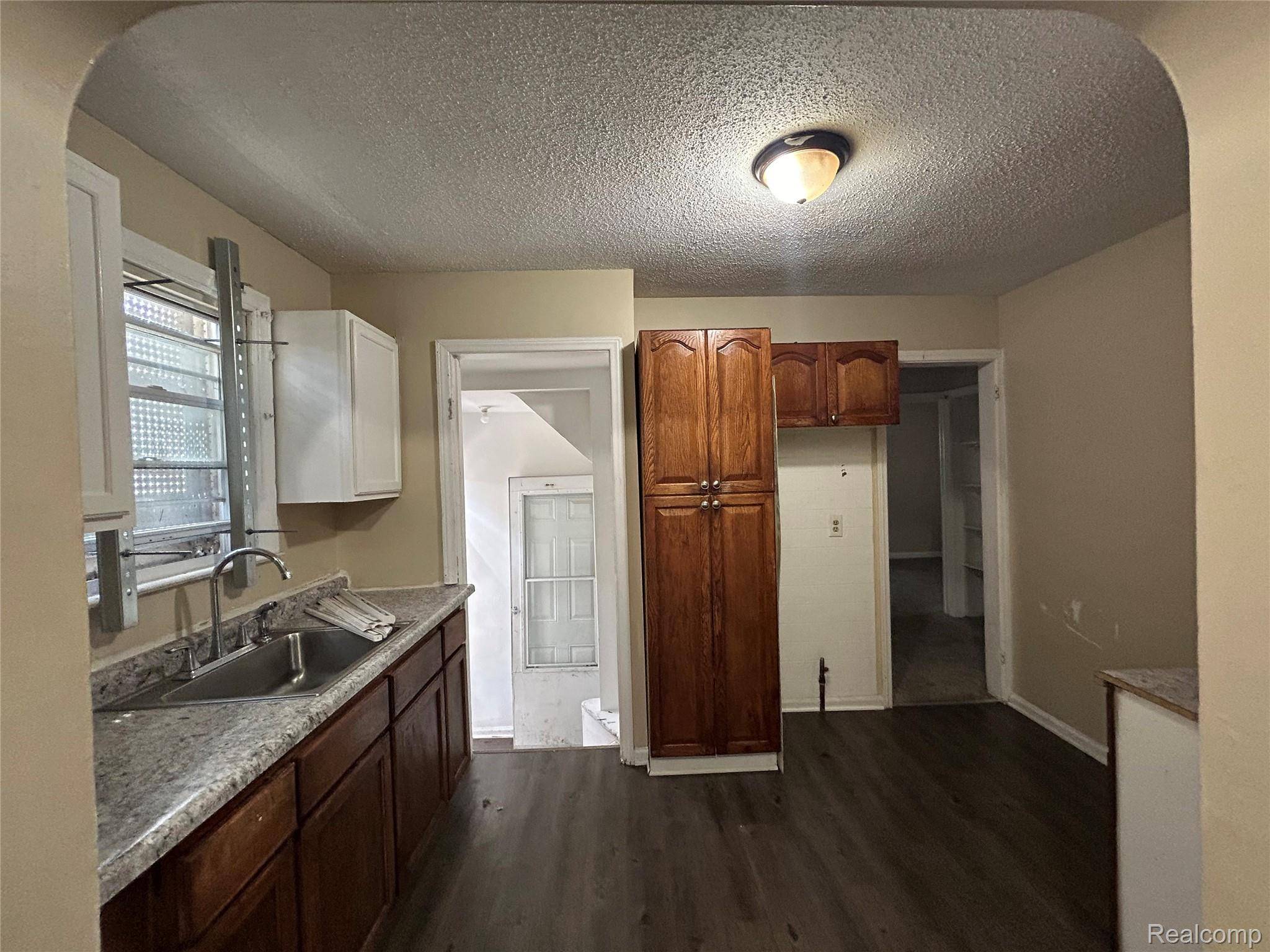 Detroit, MI 48228,6491 Stahelin AVE