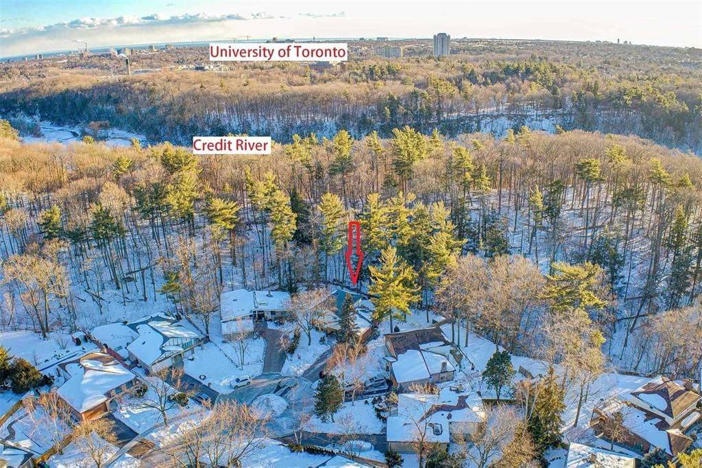 Mississauga, ON L5C 1R3,1390 Conliffe CT #Legal Basement Unit