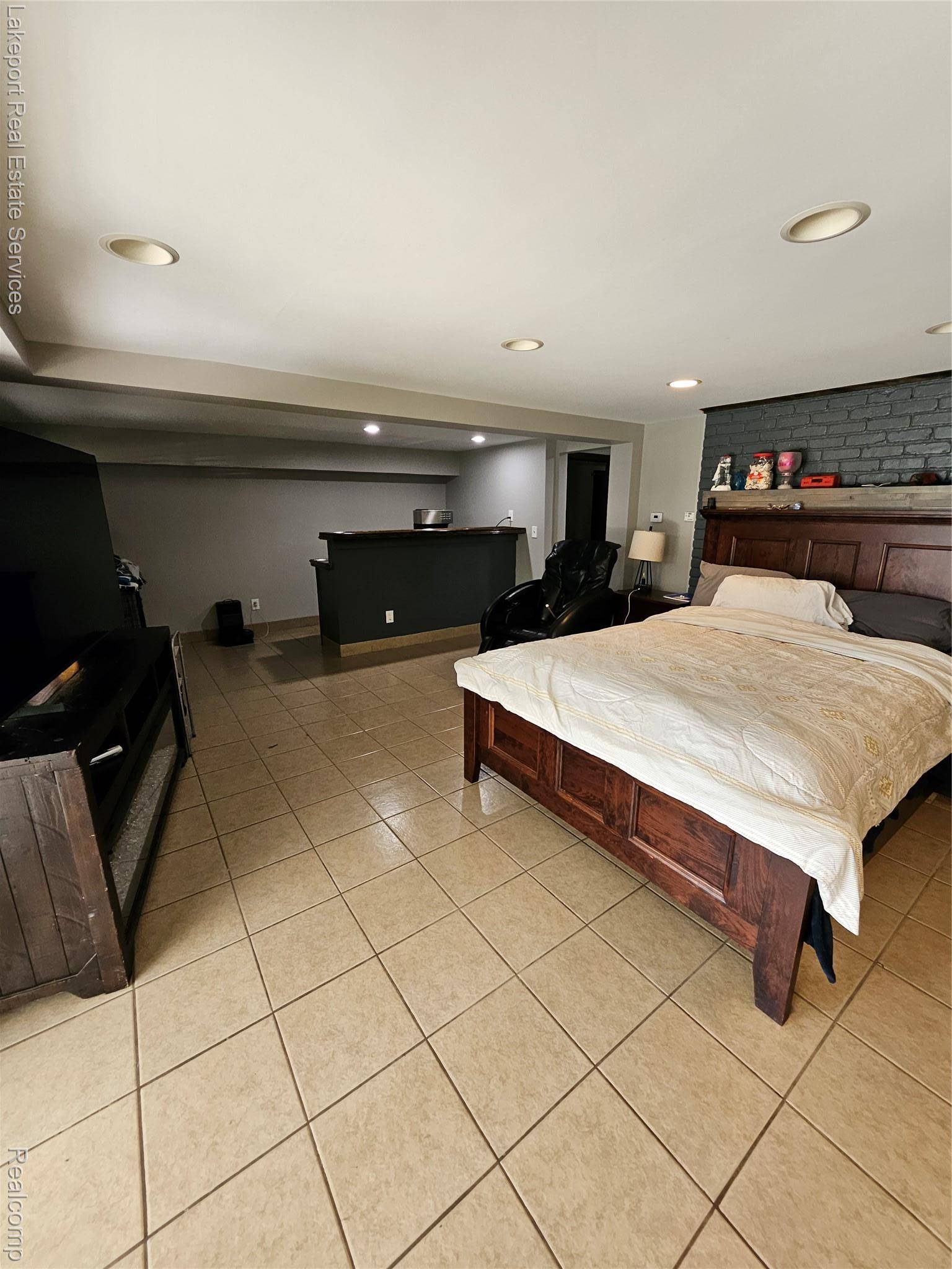 Port Huron, MI 48060,2549 Riverwood DR