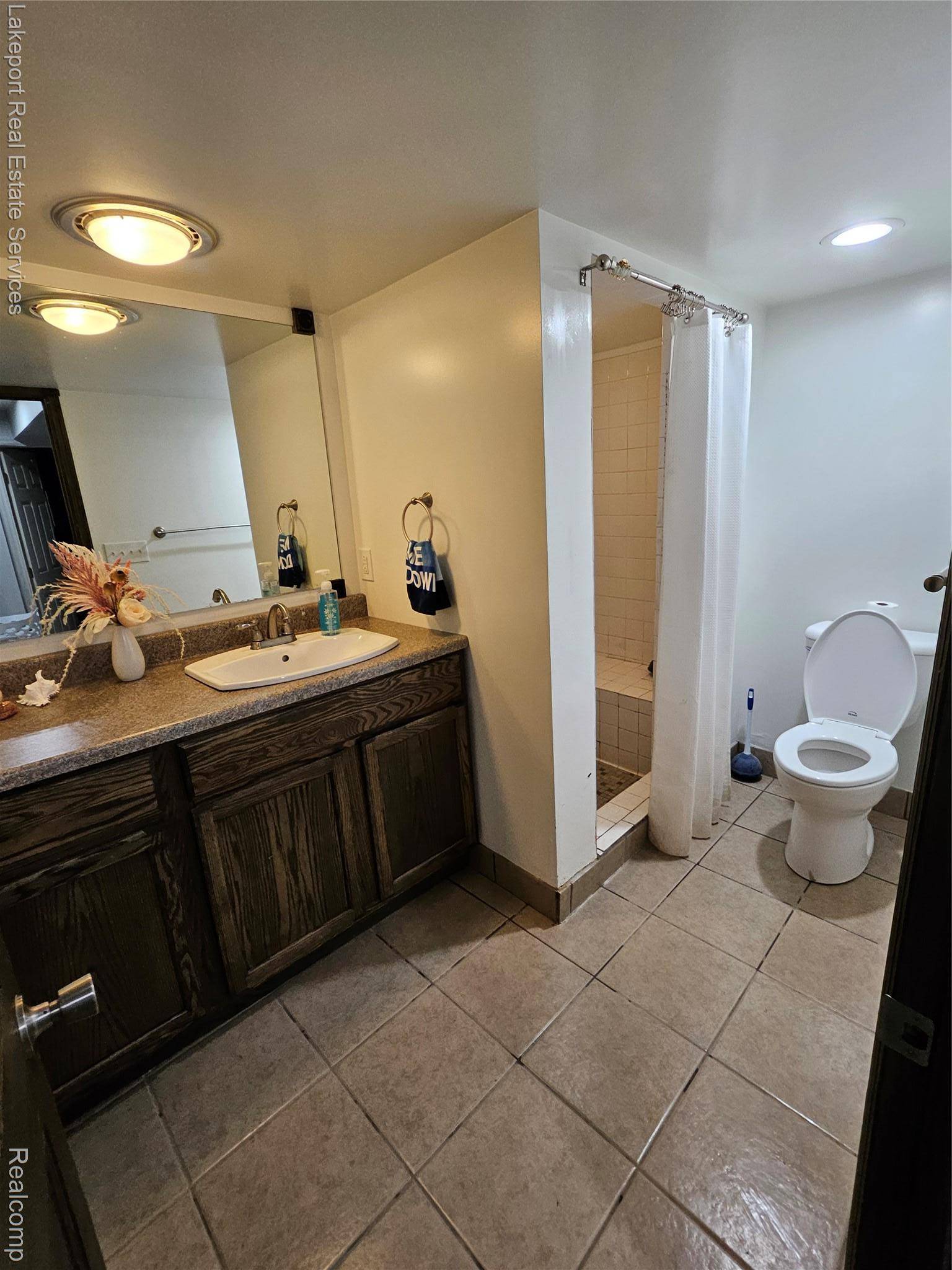 Port Huron, MI 48060,2549 Riverwood DR