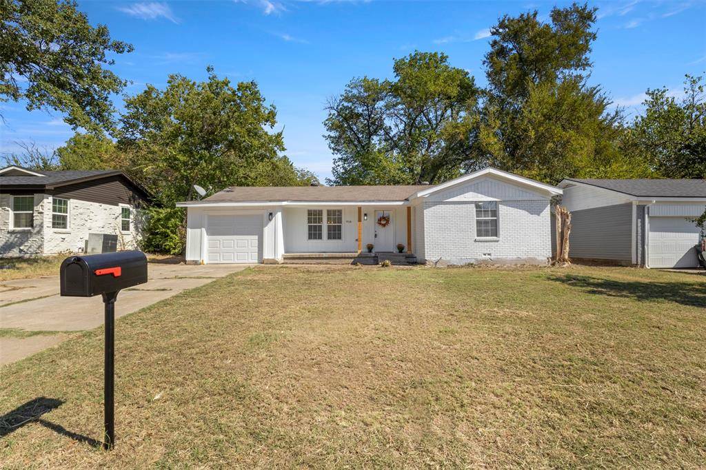 Hurst, TX 76053,916 Zelda Drive