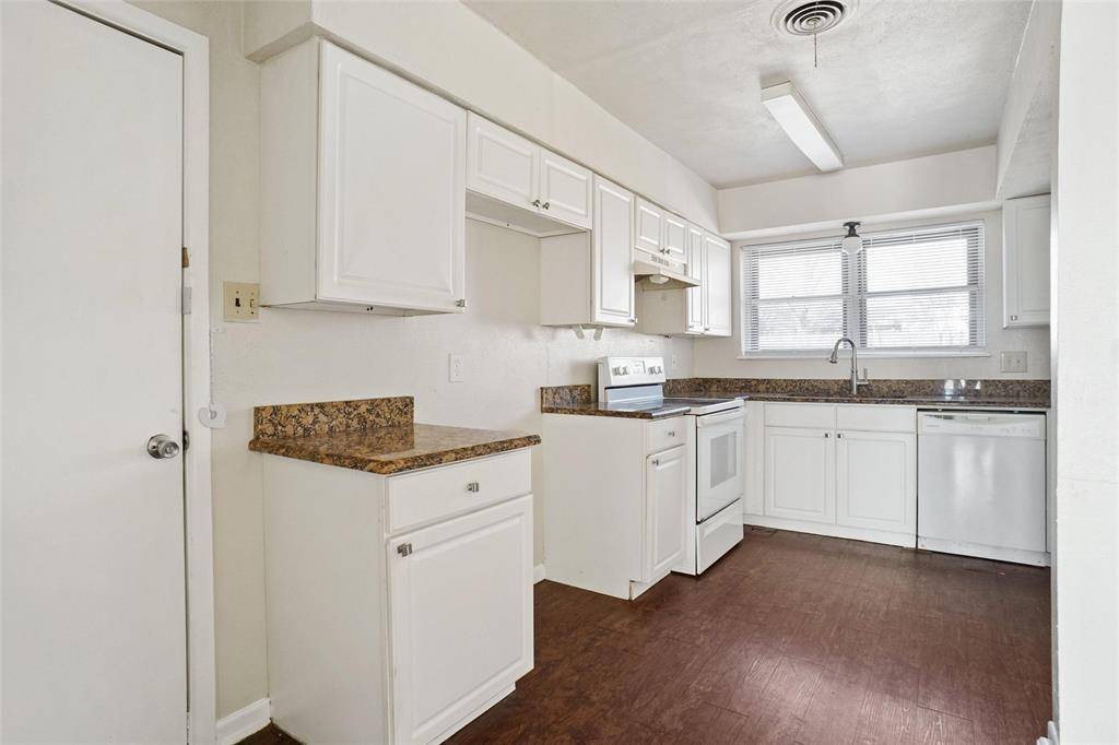 Benbrook, TX 76116,8108 Redwood Drive