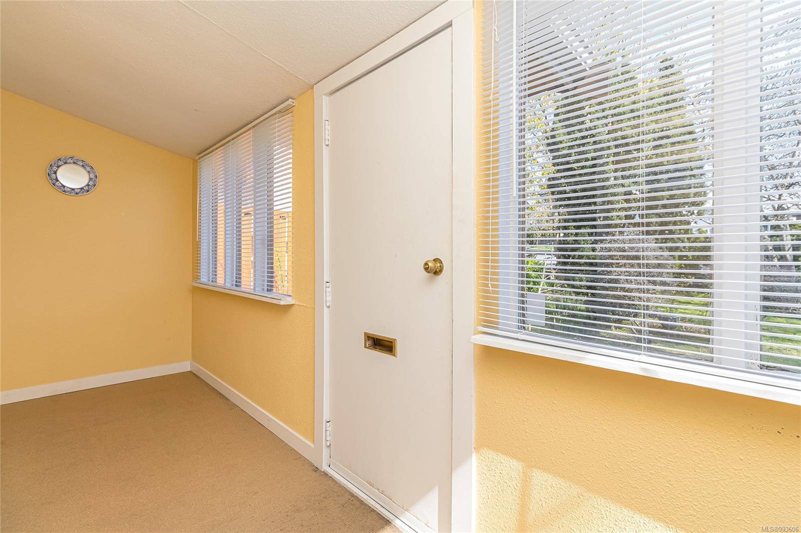 Victoria, BC V8T 3R9,2574 Cook St