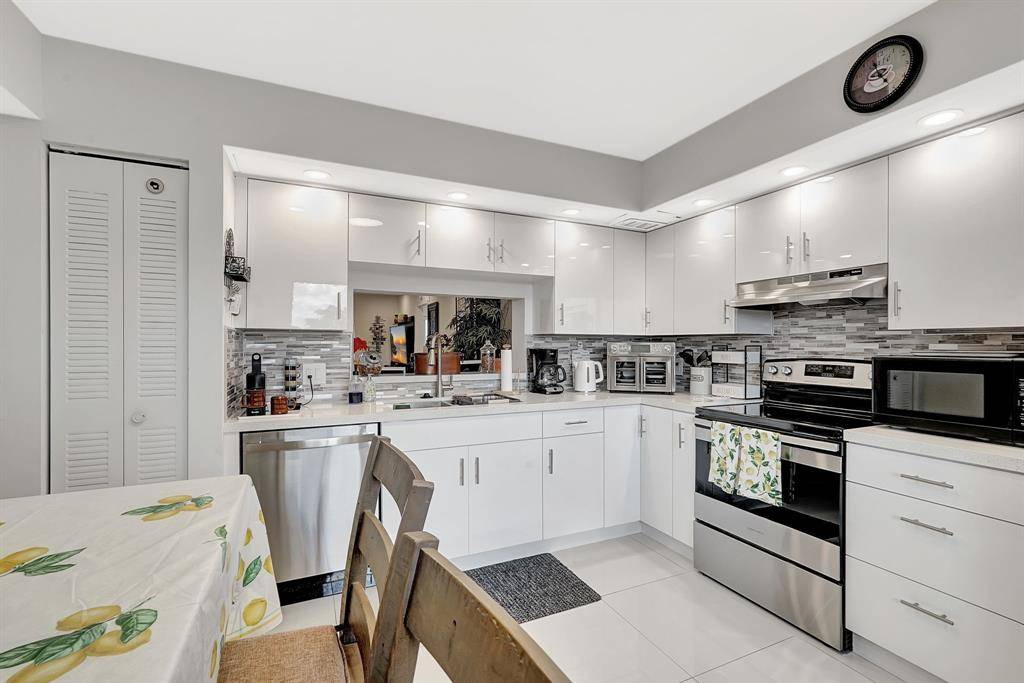 Pembroke Pines, FL 33027,1401 SW 128th Ter #406H