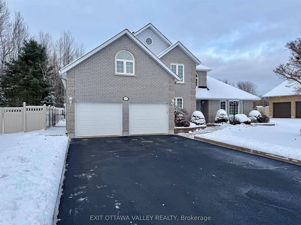 Pembroke, ON K8A 8K1,127 Owens ST