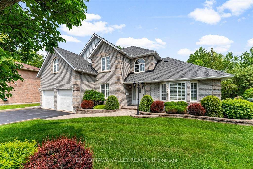 Pembroke, ON K8A 8K1,127 Owens ST