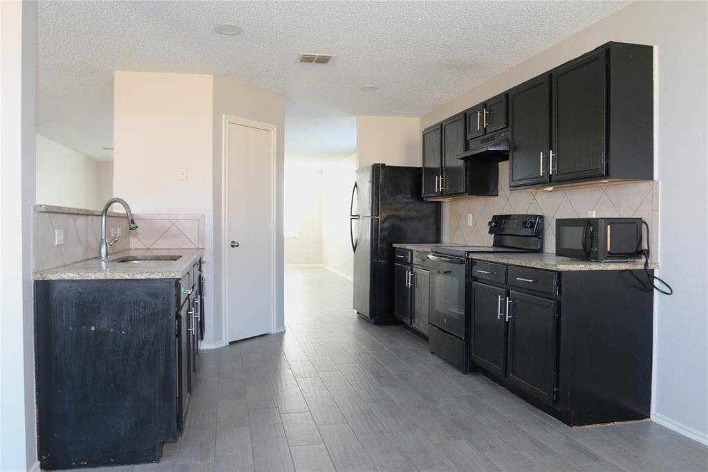 Grand Prairie, TX 75052,2048 Crosbyton Lane