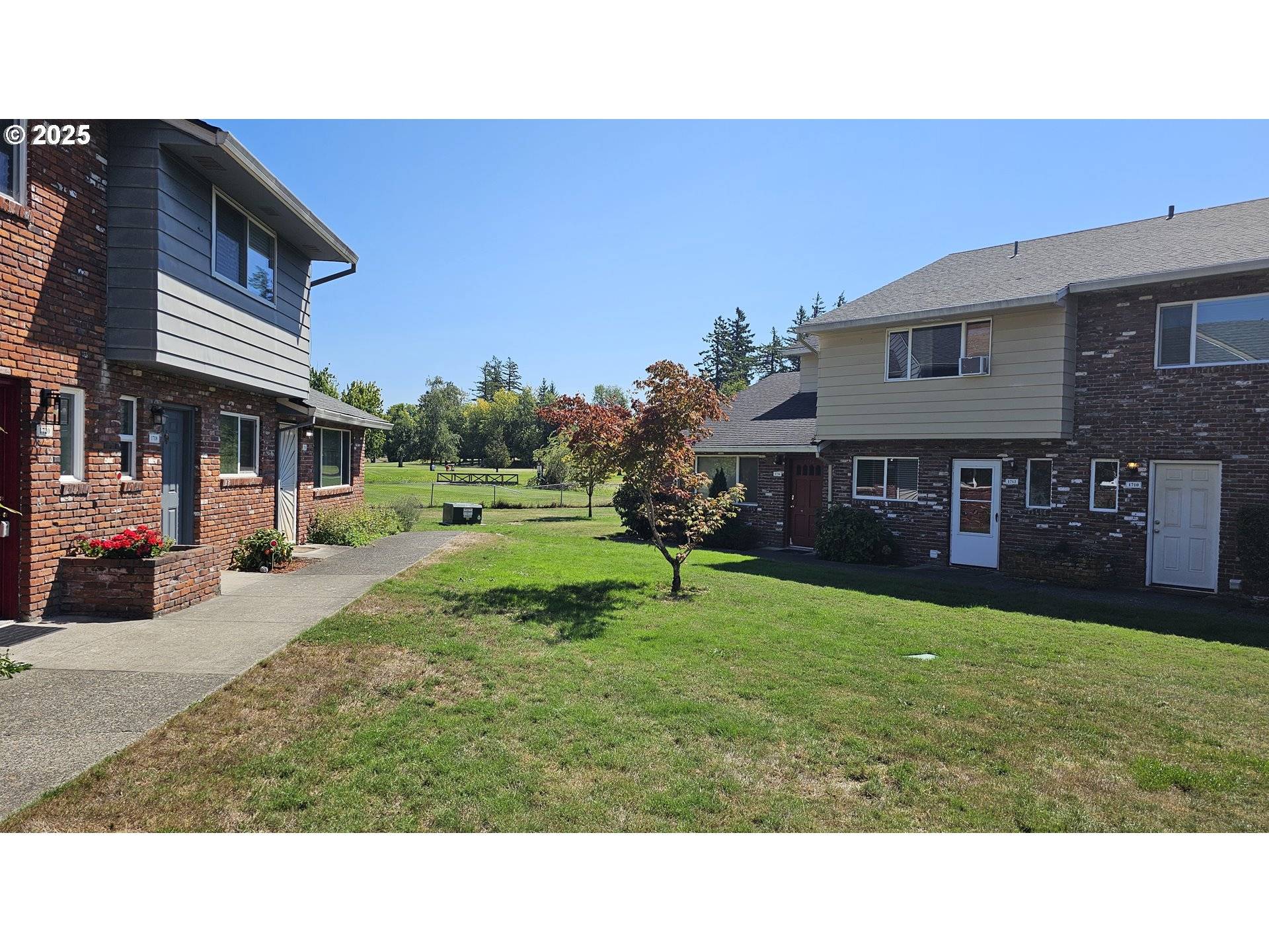 Gresham, OR 97030,1722 NE HOGAN DR #103