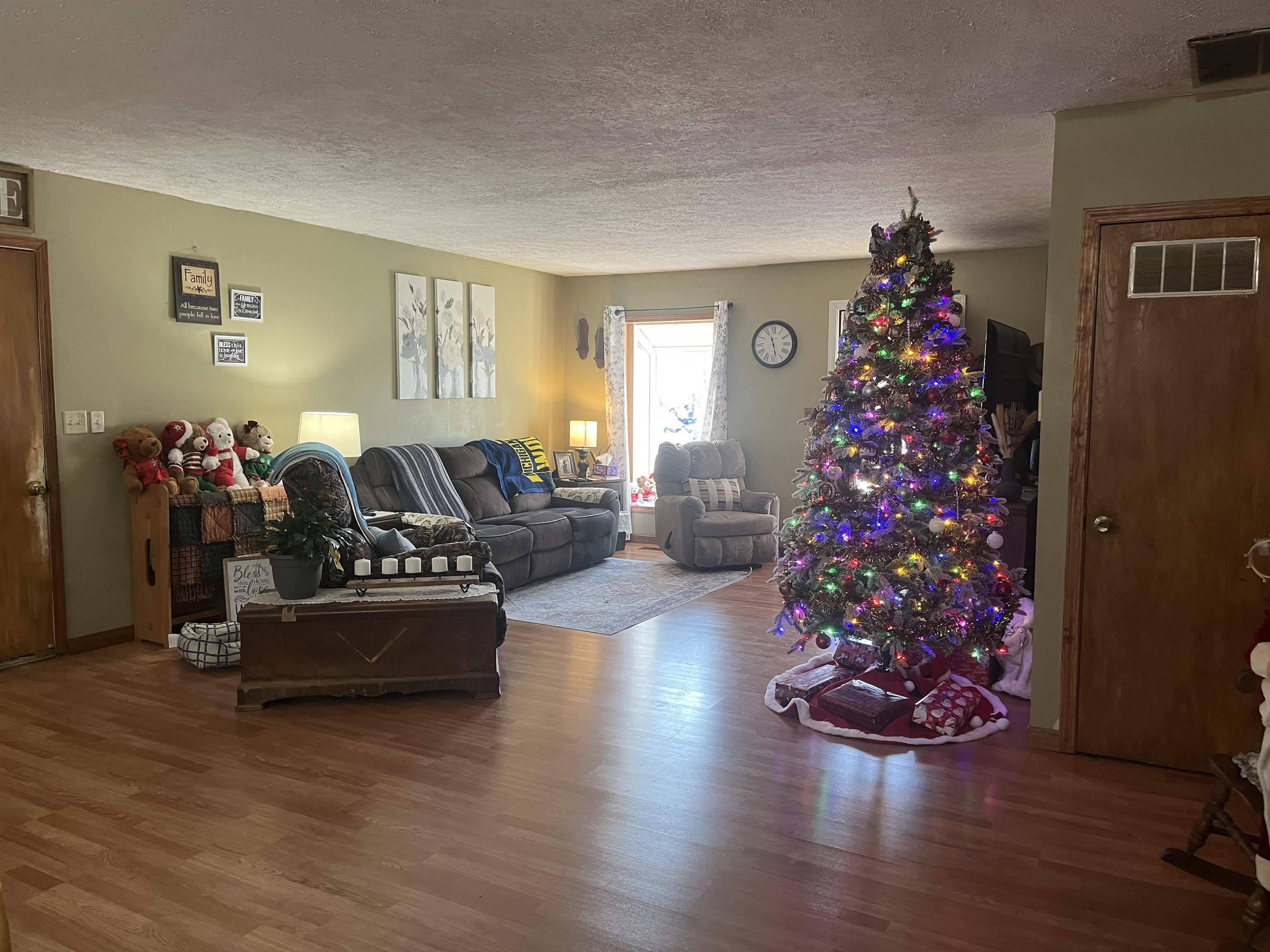 Shepherd, MI 48883,8049 S Federal RD