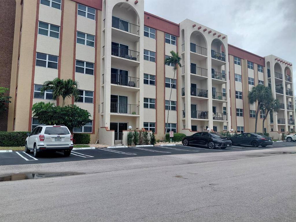Pompano Beach, FL 33062,400 N Riverside Dr #401