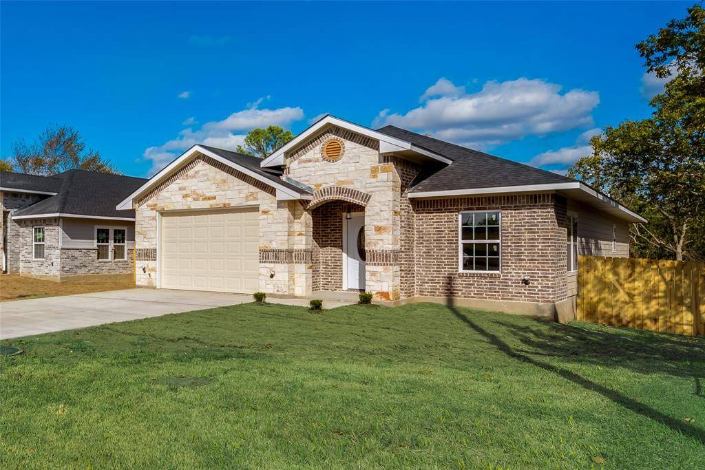 Ennis, TX 75119,1308 NE Main Street