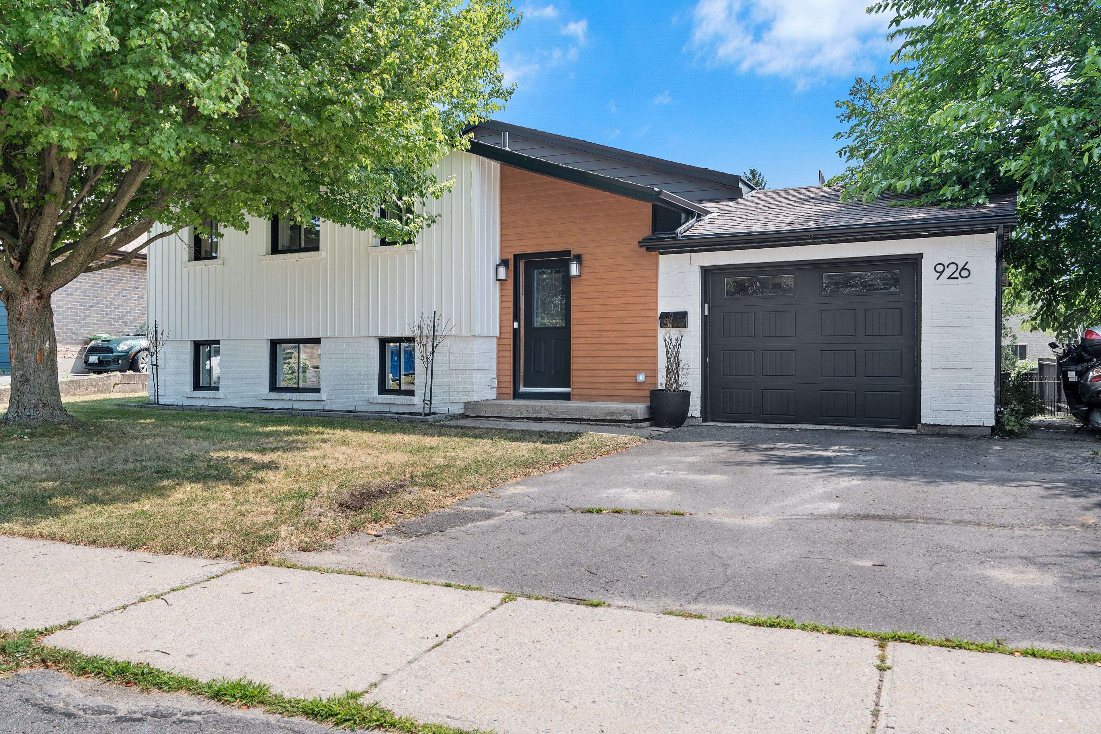 Kingston, ON K7P 1H7,926 CRESTHILL ST