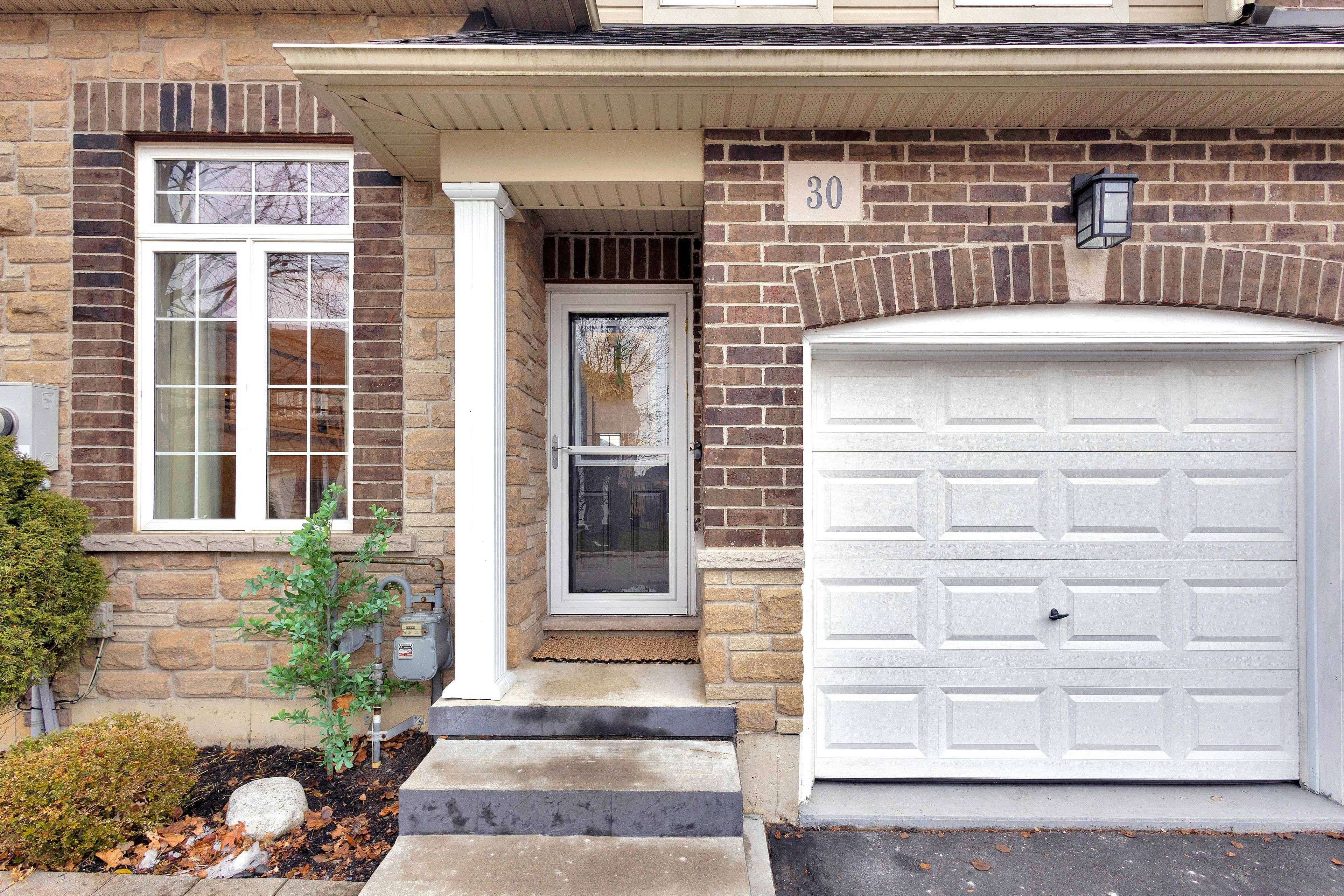 Hamilton, ON L9B 0C6,6 Atessa DR #30