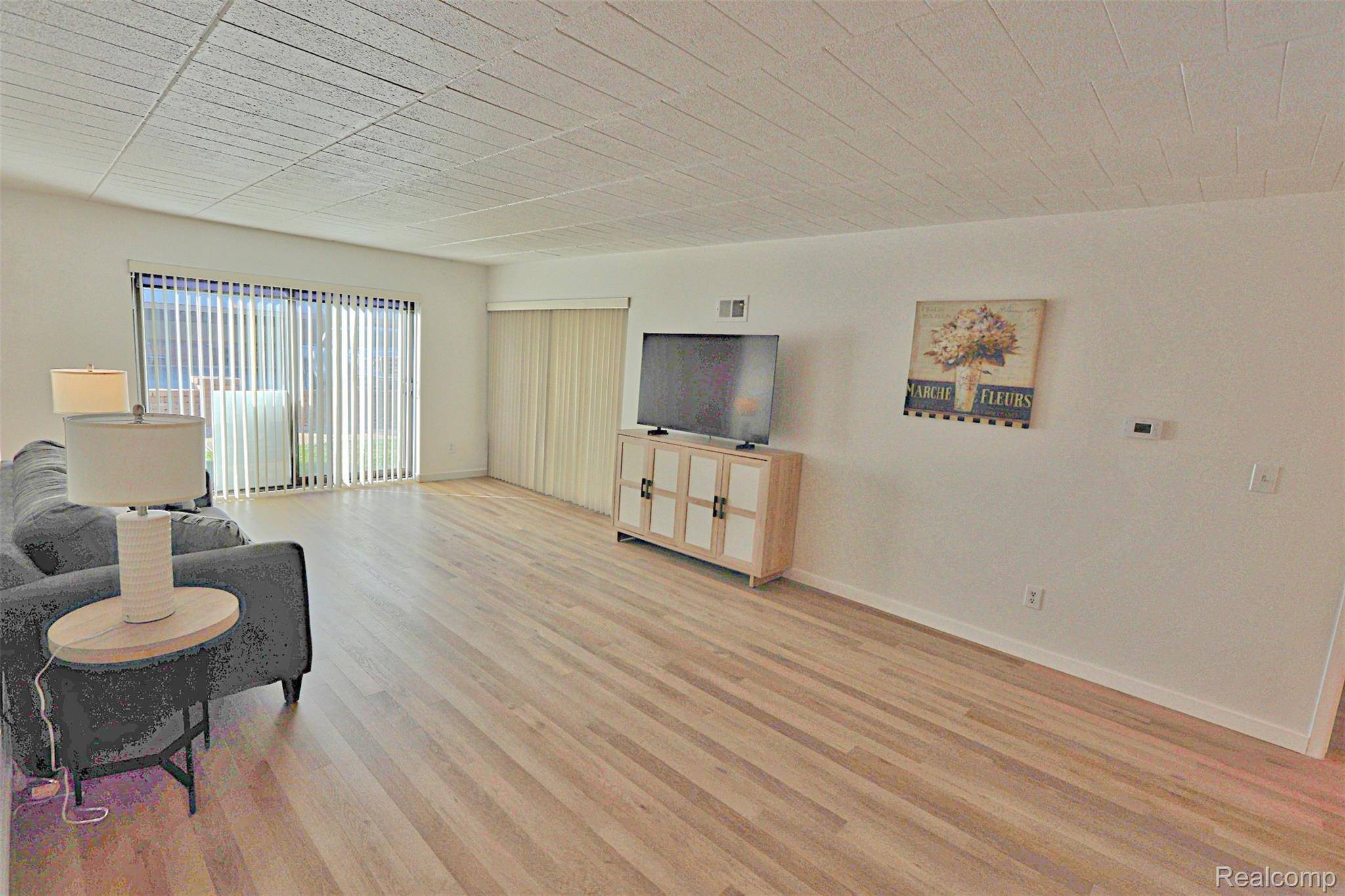 Livonia, MI 48152,18230 University Park DR