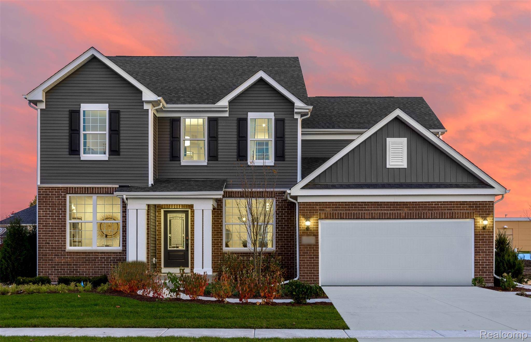 Macomb, MI 48042,22394 Orchard Brook CT