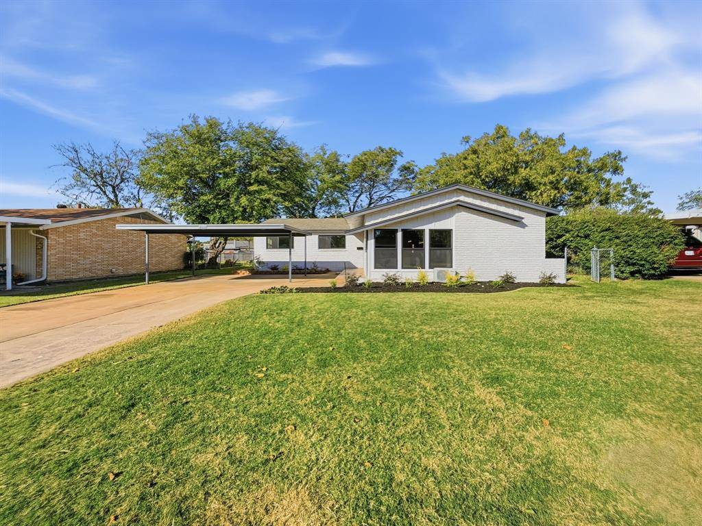 Saginaw, TX 76179,216 Opal Street