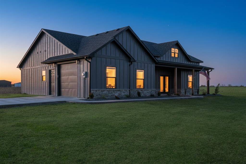 Sumner, TX 75486,213 Private Road 33083