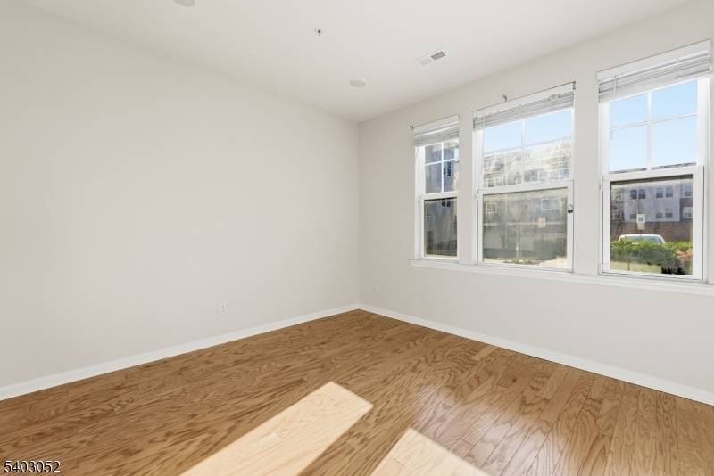 North Brunswick Twp., NJ 08902,38 Bond St #38