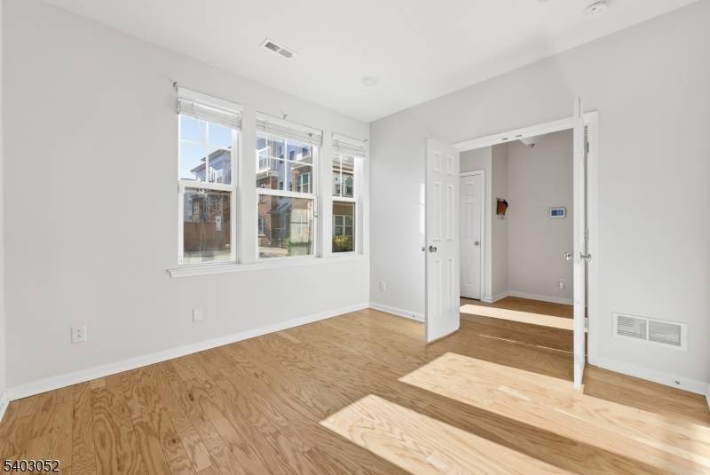 North Brunswick Twp., NJ 08902,38 Bond St #38