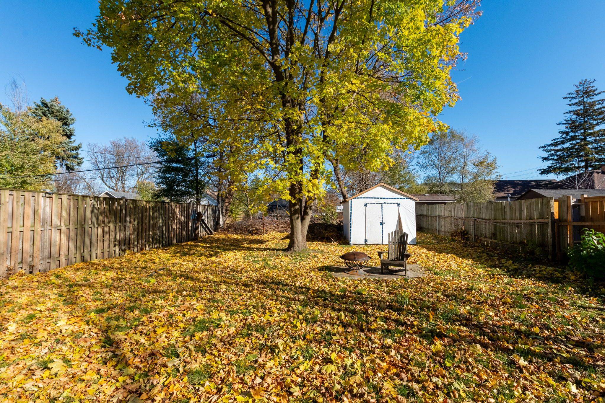 London East, ON N5Y 1P9,6 Appel ST