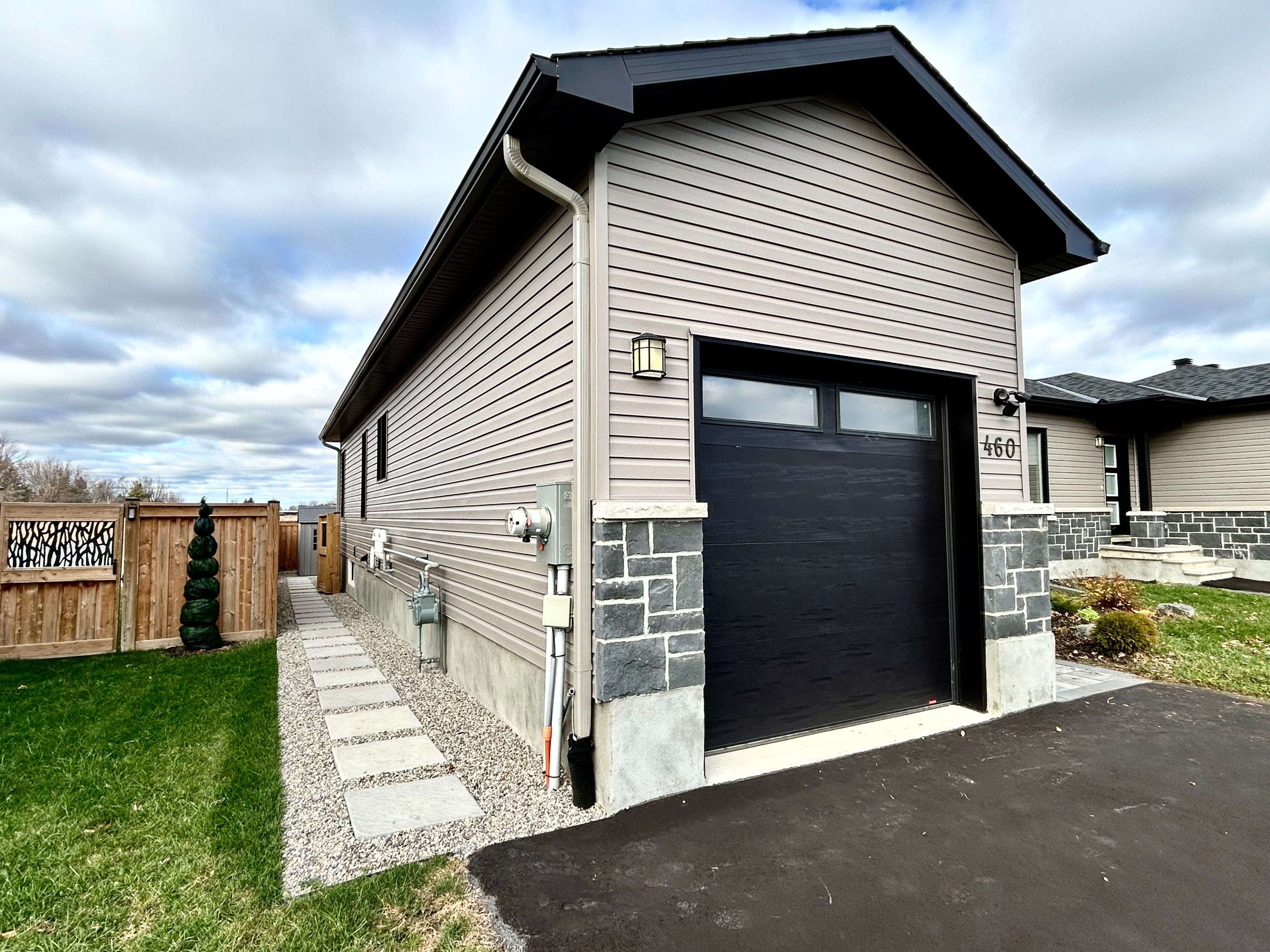 North Dundas, ON K0C 2K0,460 Arora CRES S