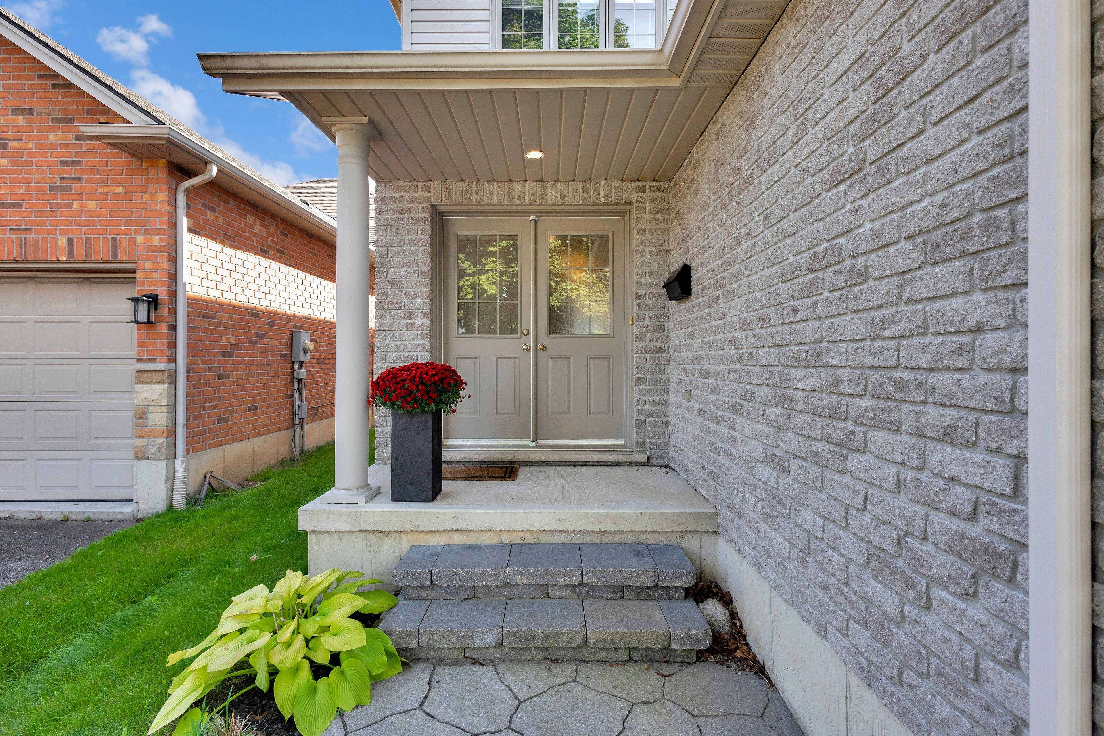 Brantford, ON N3S 0A6,4 Fuller CT