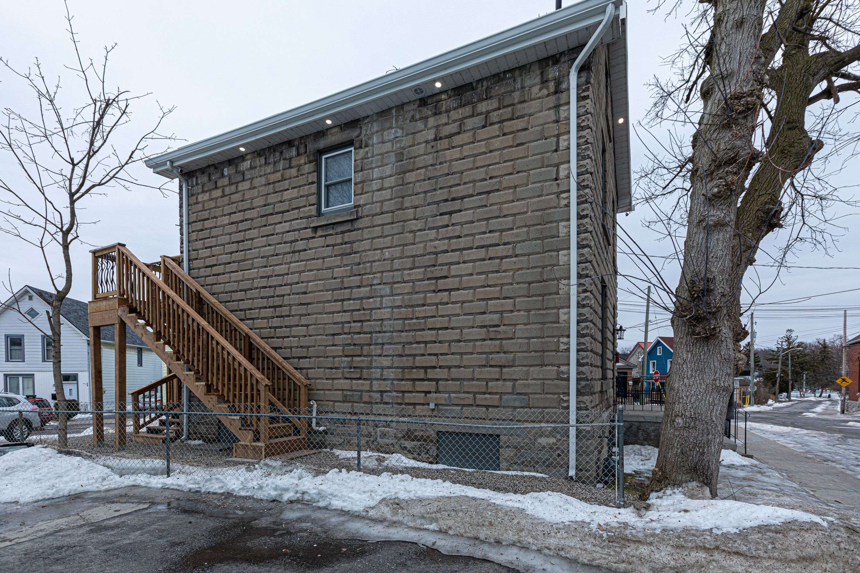 Kingston, ON K7K 3X4,45 Chestnut ST