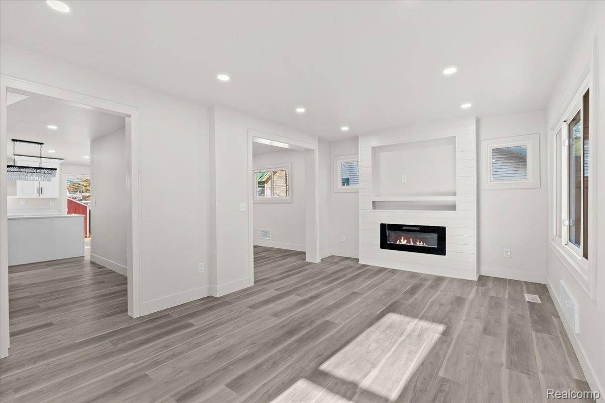 Madison Heights, MI 48071,26059 Brush ST