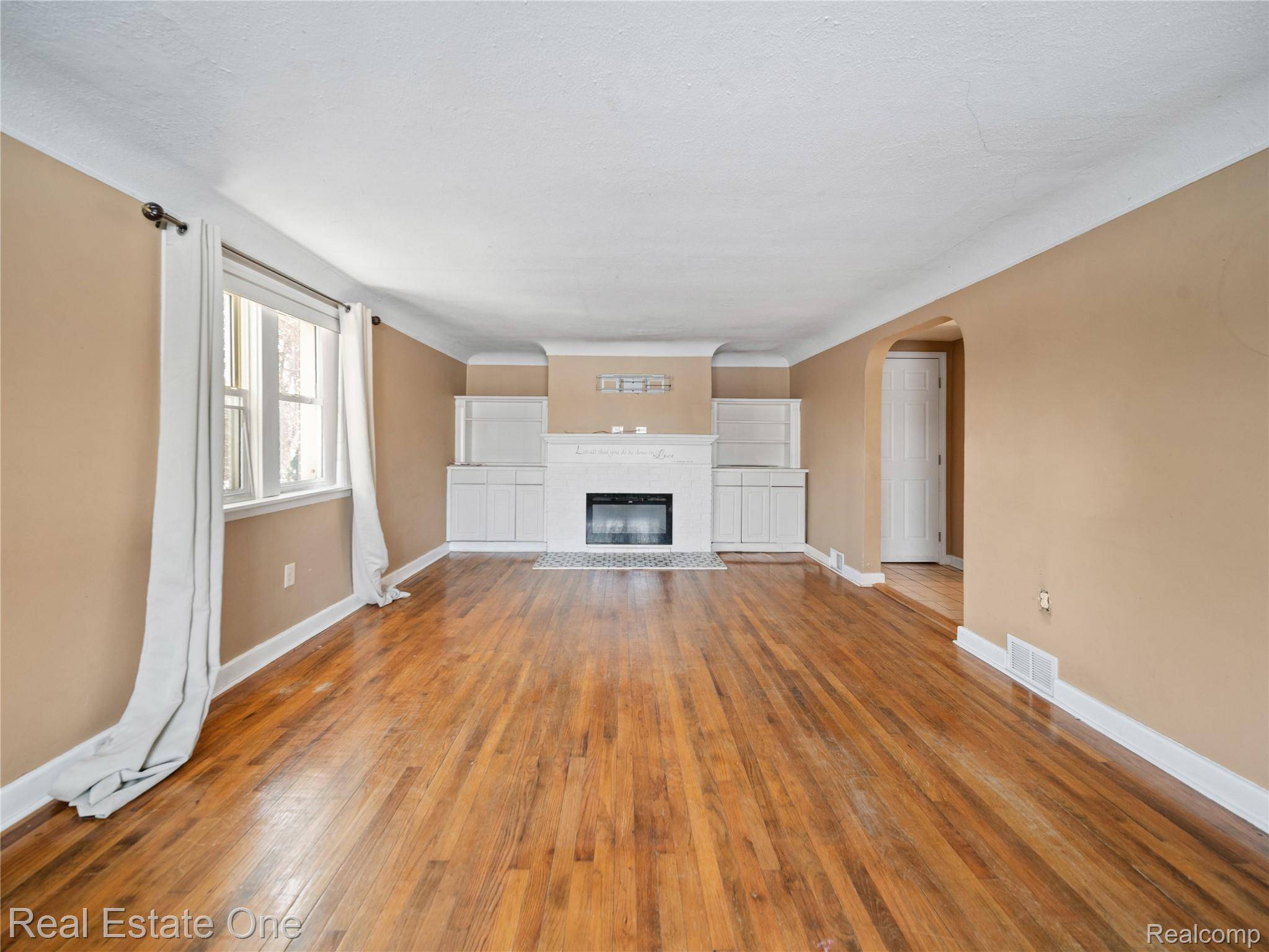 Brighton, MI 48114,8202 Hyne RD