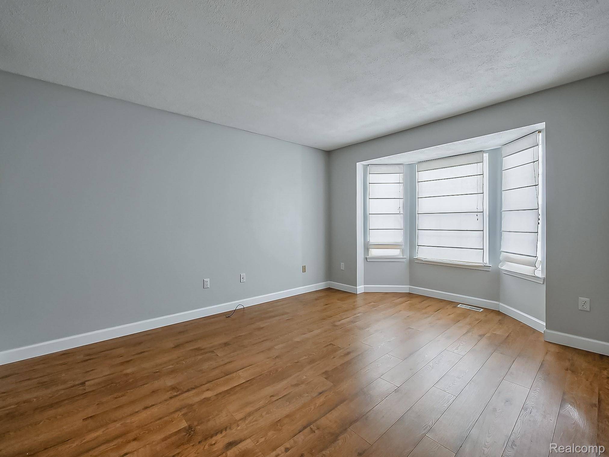 New Hudson, MI 48165,30654 Golden Valley DR