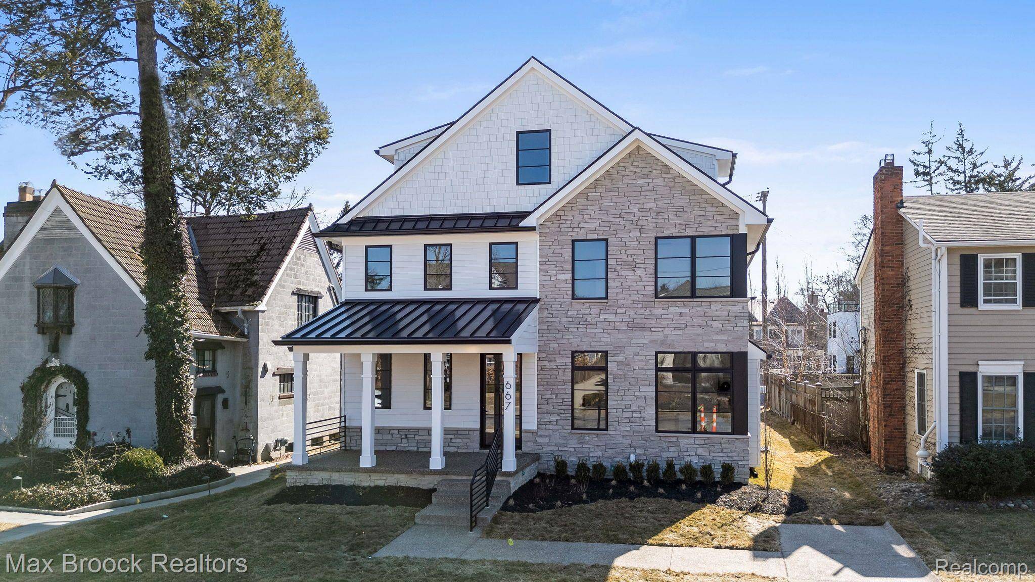 Birmingham, MI 48009,667 OAK AVE