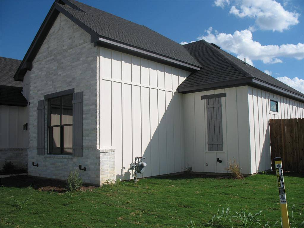 Godley, TX 76044,201 Cliff Court