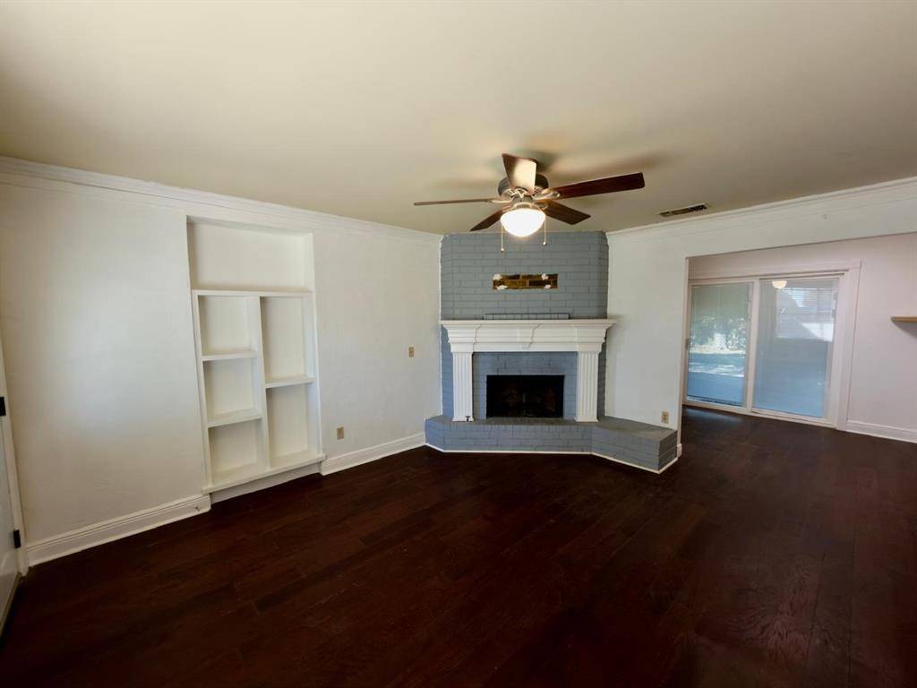 Glenn Heights, TX 75154,301 E Milas Lane