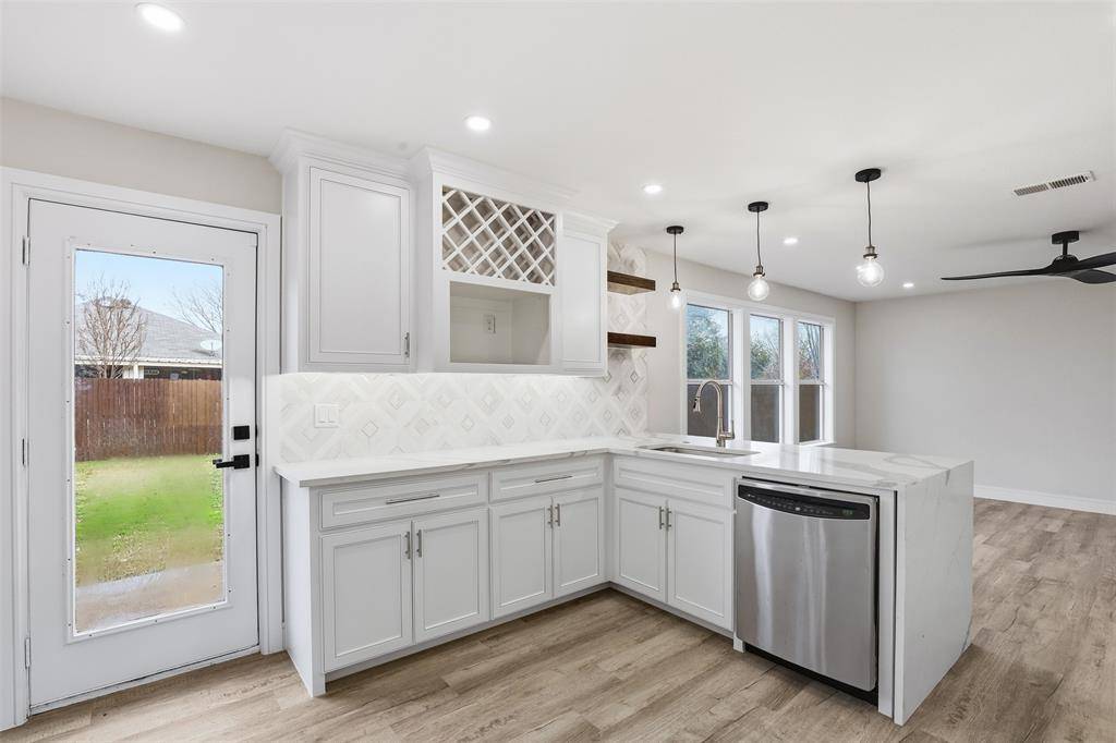 Saginaw, TX 76179,640 Fossil Wood Drive